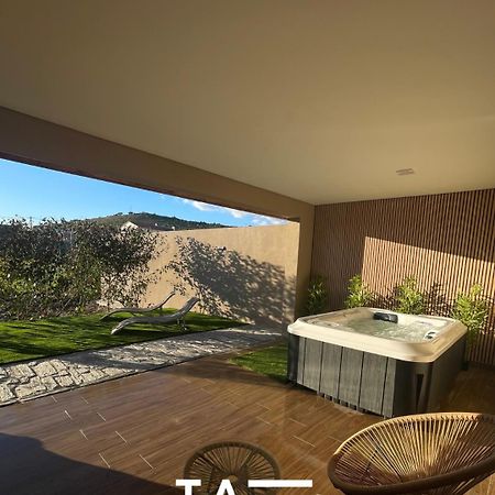 Turismo E Alojamento Dos Lagos Do Sabor - Piscina & Spa Meirinhos Bagian luar foto