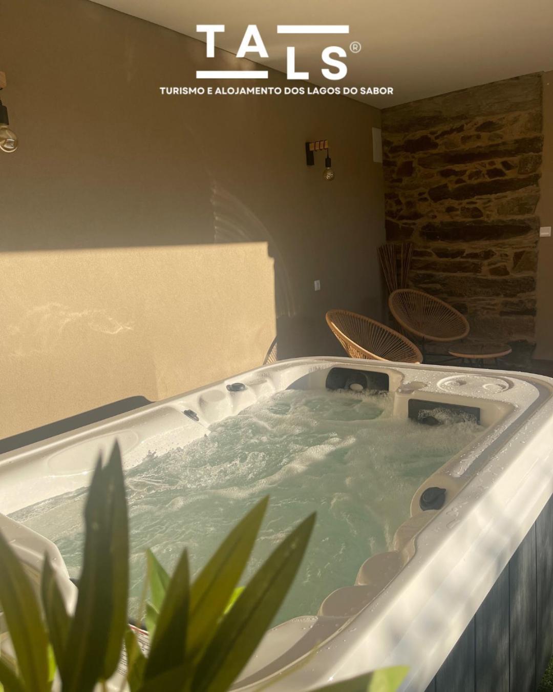 Turismo E Alojamento Dos Lagos Do Sabor - Piscina & Spa Meirinhos Bagian luar foto