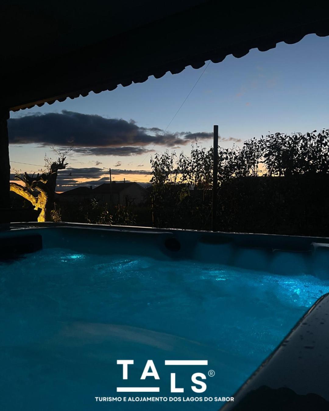 Turismo E Alojamento Dos Lagos Do Sabor - Piscina & Spa Meirinhos Bagian luar foto