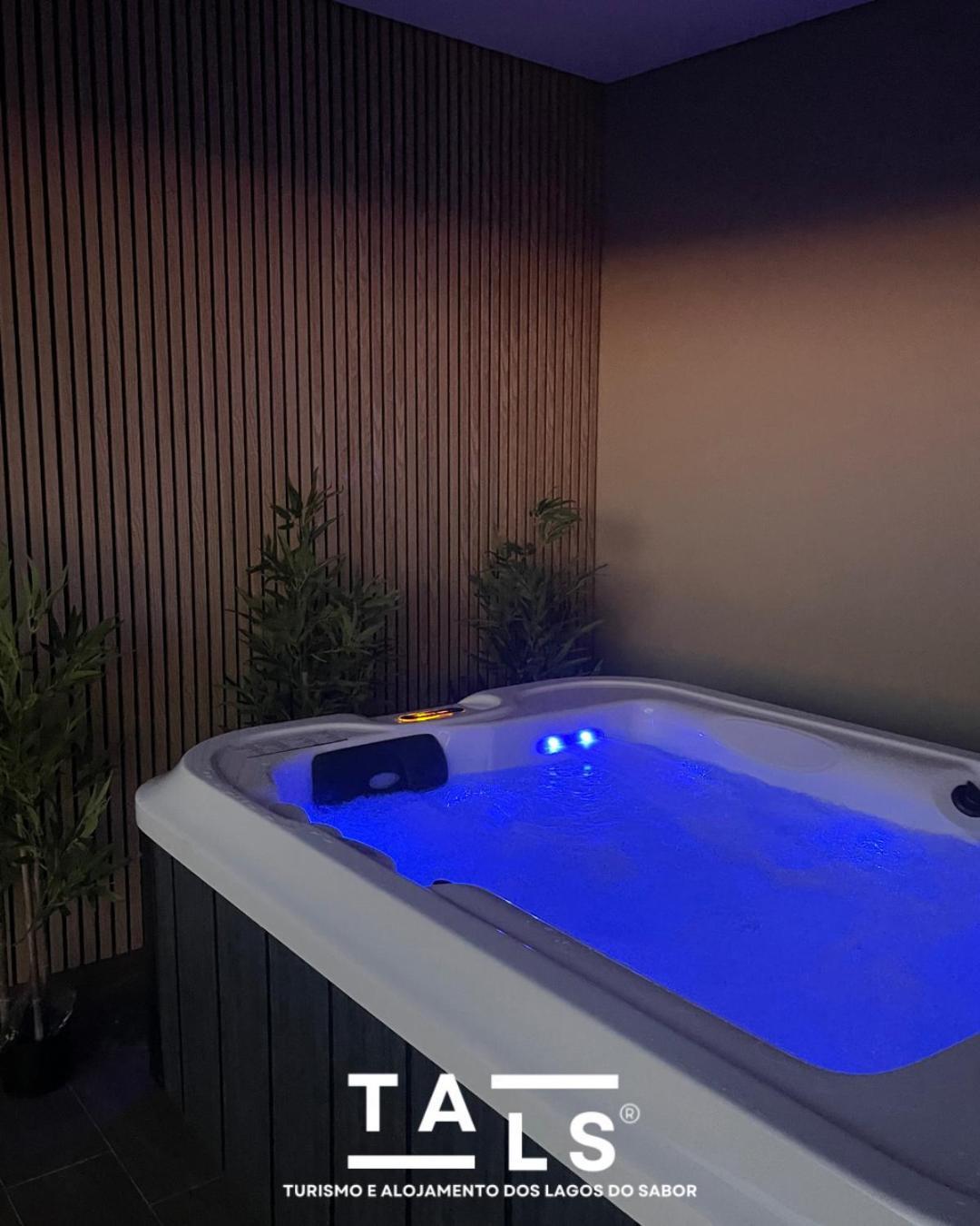 Turismo E Alojamento Dos Lagos Do Sabor - Piscina & Spa Meirinhos Bagian luar foto
